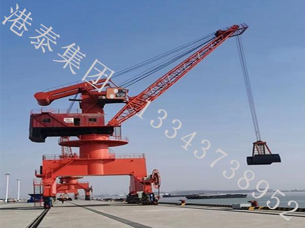 浙江寧波單臂架門座式起重機公司門座式起重機通用性強 靈活性好