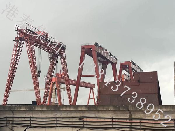 江蘇泰州造船門式起重機廠家造船門式起重機運行平穩(wěn)