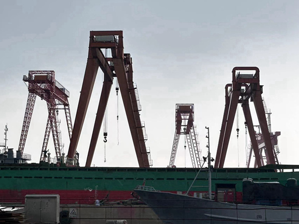 江蘇鎮江造船門式起重機廠家造船門式起重機安全穩定