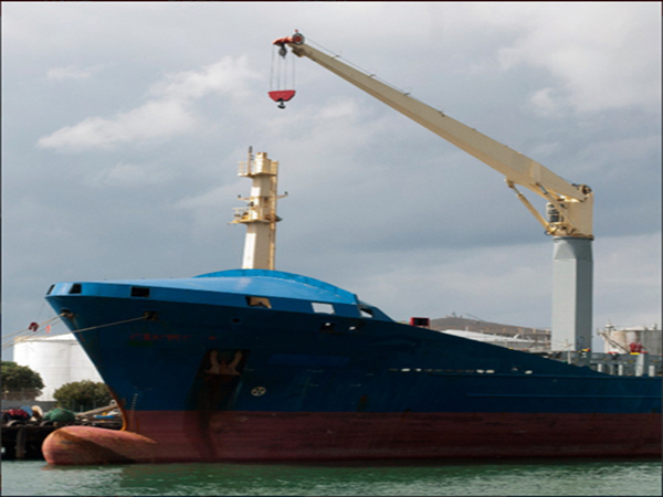 山東煙臺船用起重機公司船用起重機提高工作效率