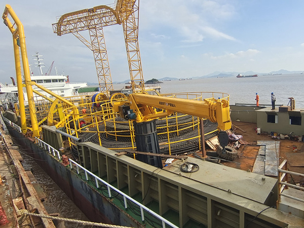 河北黃驊船用起重機公司船用起重機操作控制精確
