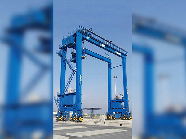 江蘇泰州集裝箱門式起重機廠家集裝箱門式起重機高效裝卸