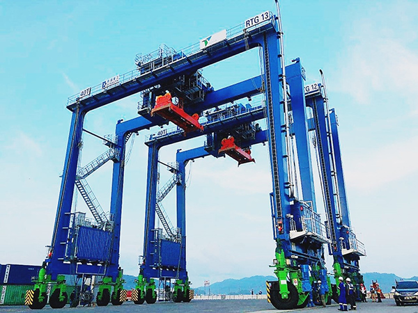 湖北武漢集裝箱門式起重機廠家集裝箱門式起重機自動化程度高
