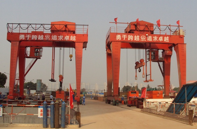 德州集裝箱起重機出租