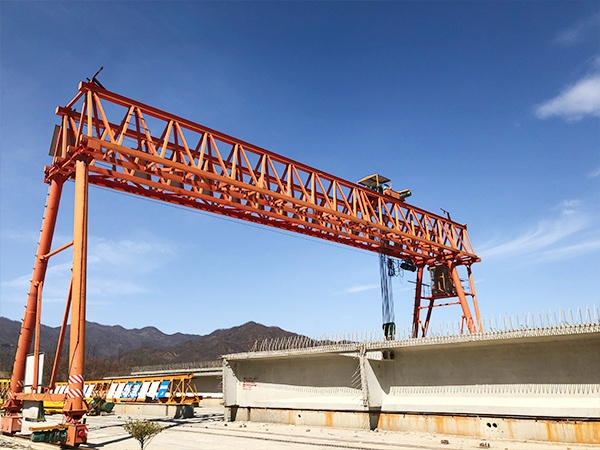 甘肅白銀200t液壓龍門吊出租廠家價格實惠