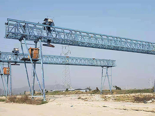  黑龍江哈爾濱龍門吊廠家設(shè)備三點減速機漏油原